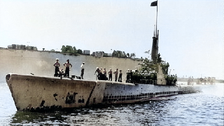 USS Sterlet, circa 1944-1945 [Colorized by WW2DB]