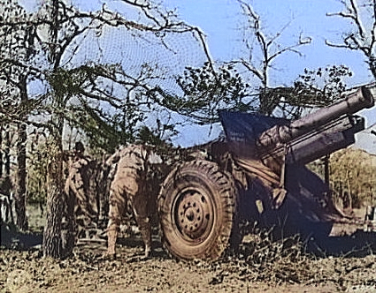 155 mm Howitzer Carriage M1917 or M1918 howitzer and crew in exercise, Fort Sill, Oklahoma, United States, Apr 1943 [Colorized by WW2DB]