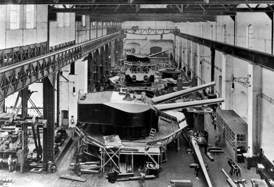 Construction of naval guns at Skoda Works, Plzen, Austria-Hungary, circa 1910s