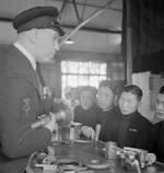 Chinese cadets receiving instructions at the Chatham Gunnery School, England, United Kingdom, 1943-1945, photo 2 of 4