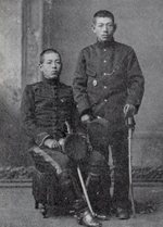 Portrait of Shunroku Hata (left) and Eitaro Hata (right), 1901-1904