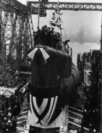 Launching of submarine Escolar, Philadelphia, Pennsylvania, United States, 18 Apr 1943, photo 1 of 2