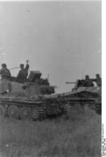 German Waffen-SS troops operating a Grille self-propelled gun in Russia, Jul 1943, photo 1 of 2