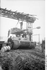 Repairing a Tiger I heavy tank, Russia, Jan-Feb 1944, photo 10 of 16