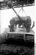 Repairing a Tiger I heavy tank, Russia, Jan-Feb 1944, photo 12 of 16