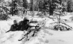 Finnish soldiers with Lahti-Saloranta M/26 light machine gun on the western shore of Viipuri Bay, Finland, 1940