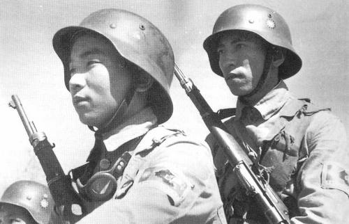 Chinese soldiers with Zhongzheng Type rifles, China, circa 1940s