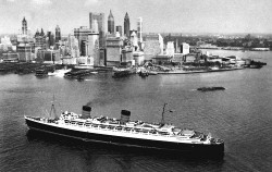 RMS Queen Elizabeth file photo [20059]