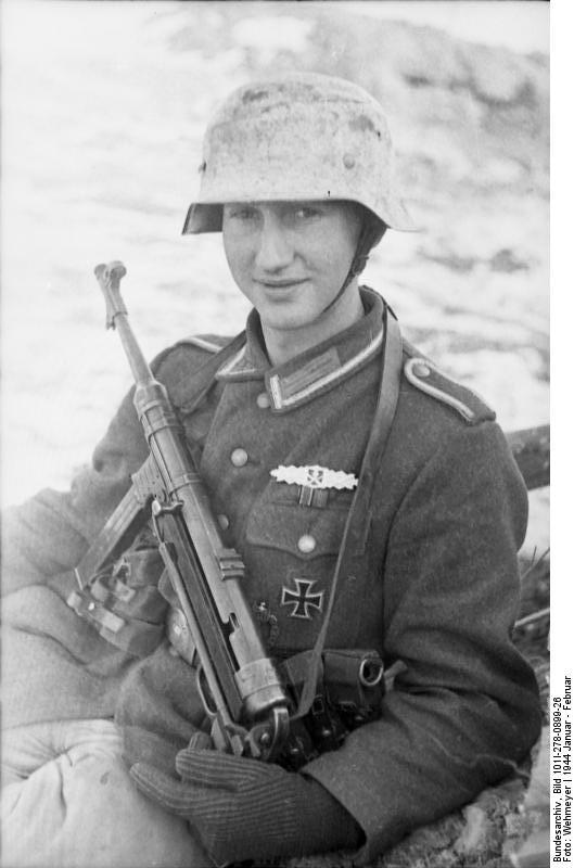 German non-commissioned officer posing with a MP 40 submachine gun, Russia, Jan-Feb 1944