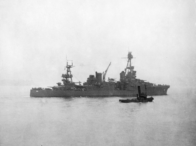 Cruiser USS Chicago underway in Sydney Harbor, Sydney, New South Wales, Australia, before the Japanese midget submarine attack that took place later that night, May 31, 1942