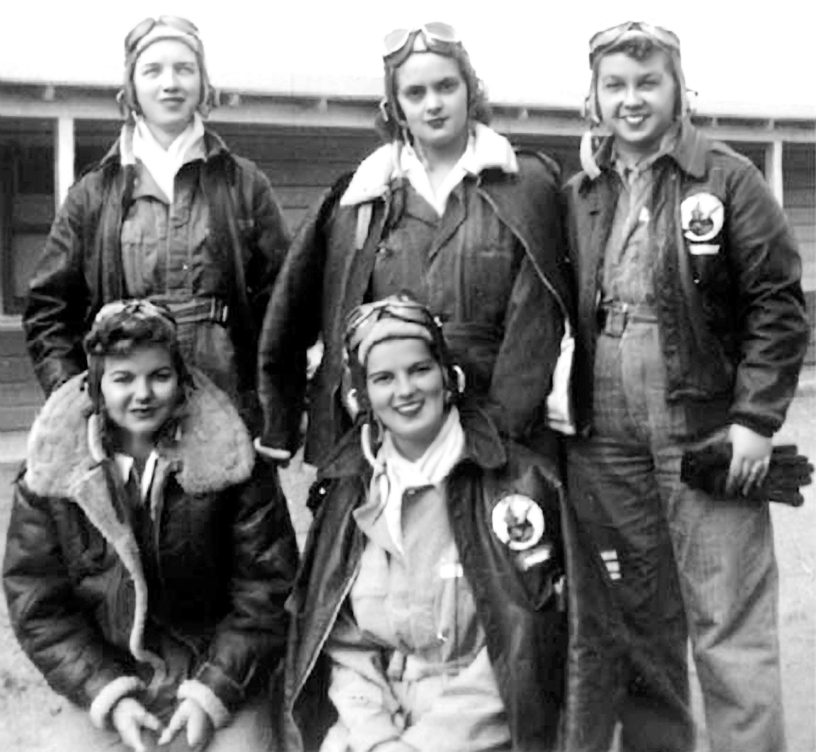 WASP Cadet Class 44-W-4 “Baymates” (barrack mates). Back Row: Dorothy Allen, Jane Baessler, Deanie Bishop. Front Row: Ina Barkley, Jo Naker. Avenger Field, Sweetwater, Texas, United States, Apr 1944