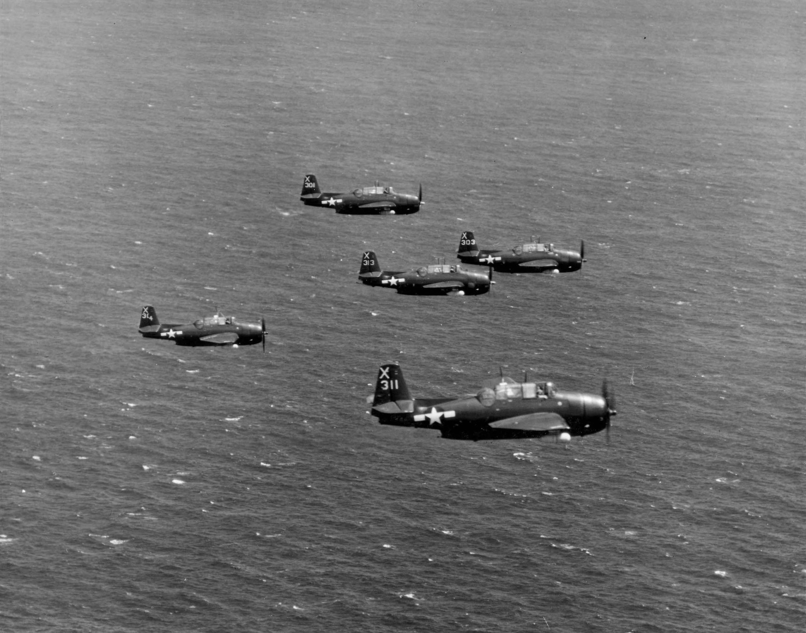 TBM-3 Avengers of Torpedo Squadron VT-86 flying from USS Wasp (Essex-class), late Aug 1945