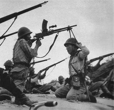 Japanese Type 99 machine gun crew demonstrating its anti-strafing set up, 1940s