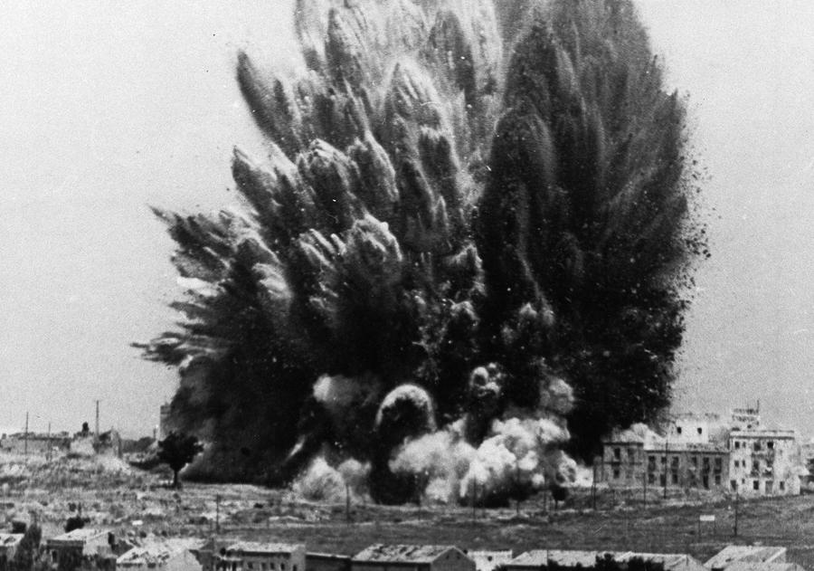 Explosion of the Casa Blanca building, Madrid, Spain, 19 Mar 1938; 300 Spanish Nationalists were killed by this attack