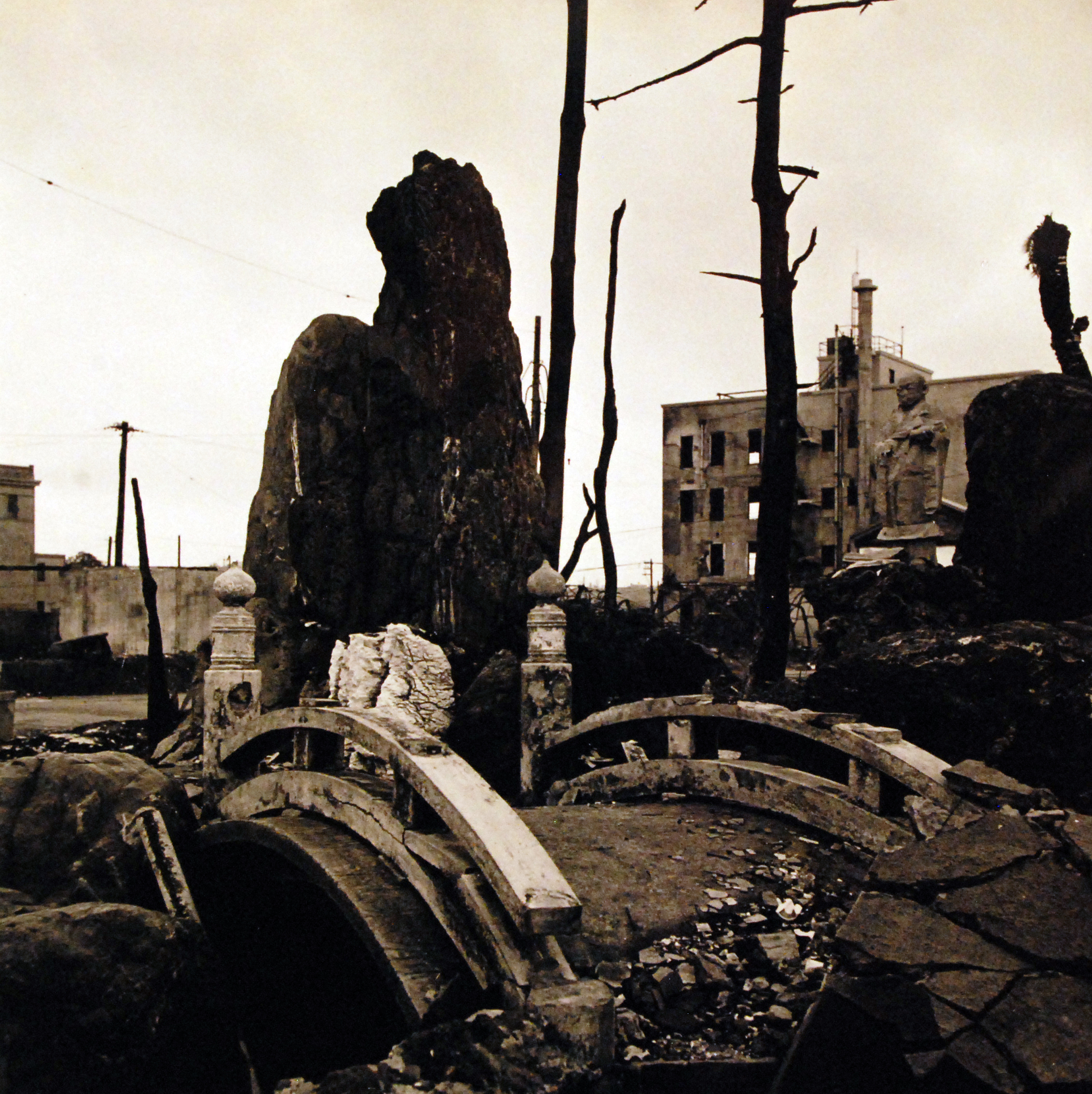 Yokohama, Japan in ruins, Sep 1945