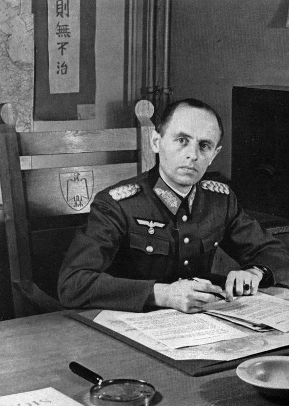 Generalmajor Reinhard Gehlen behind his desk, 1940s