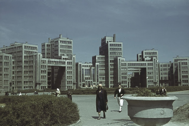 Derzhprom building, Kharkov, Ukraine, Oct-Nov 1941