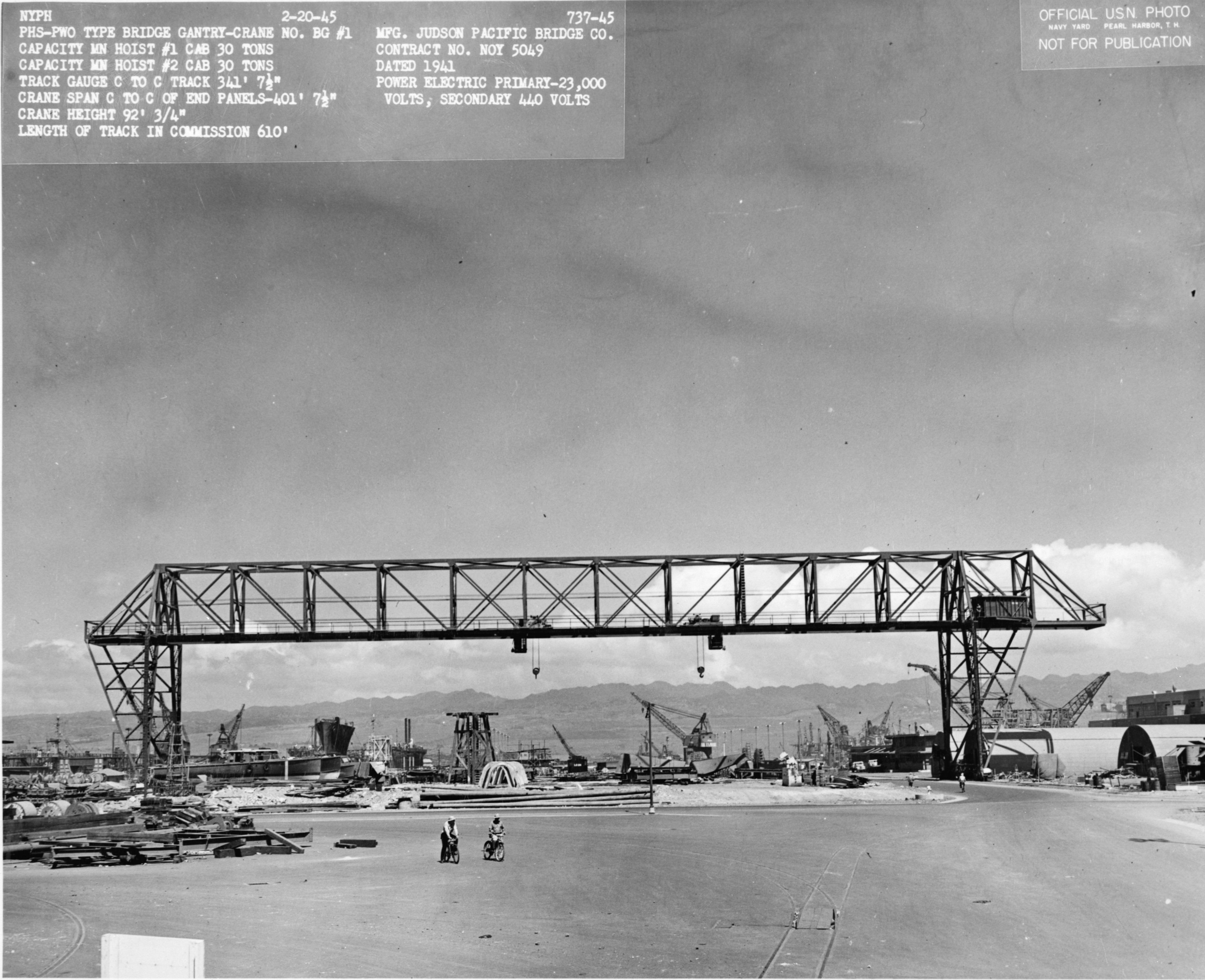 Gantry Crane spanning the Pearl Harbor drydocks, 20 Feb 1945 (the crane was built in 1940).