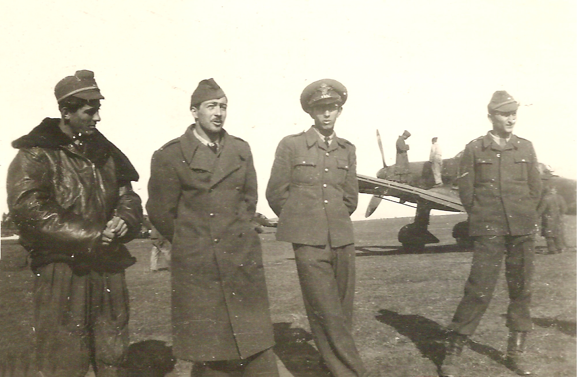 Stefanica Paunescu with squadron mates, 1940s, photo 4 of 6