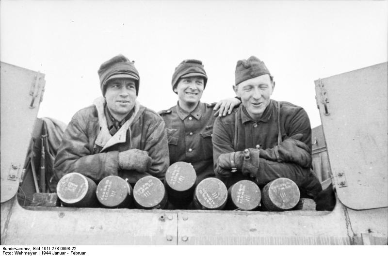 SdKfz 165 crew, Soviet Union, Jan-Feb 1944