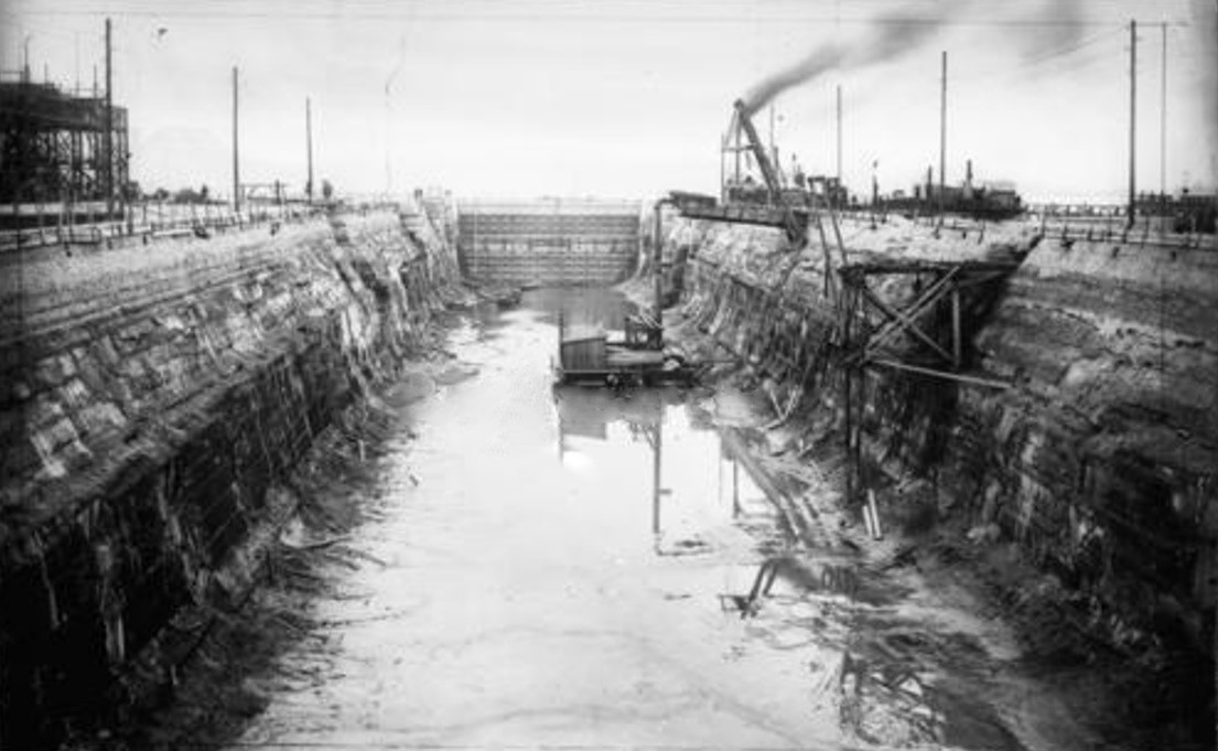 Construction of dry dock V or VI, Kaiserliche Werft Kiel, Germany, circa 1902