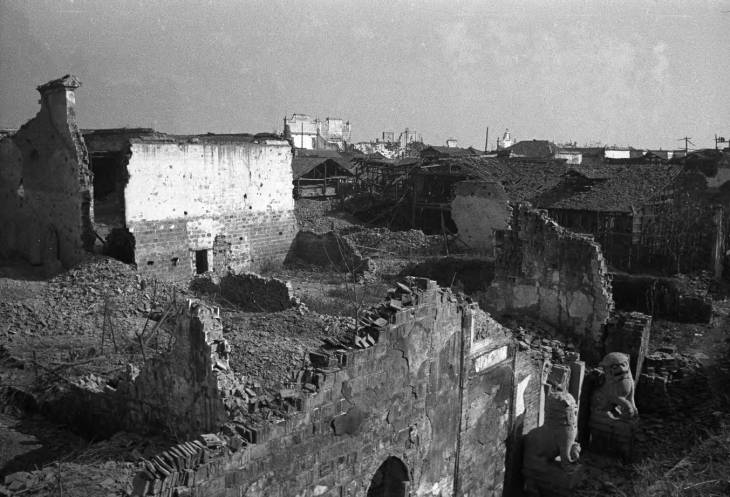 City of Changde in ruins, Hunan Province, China, 25 Dec 1943, photo 06 of 22