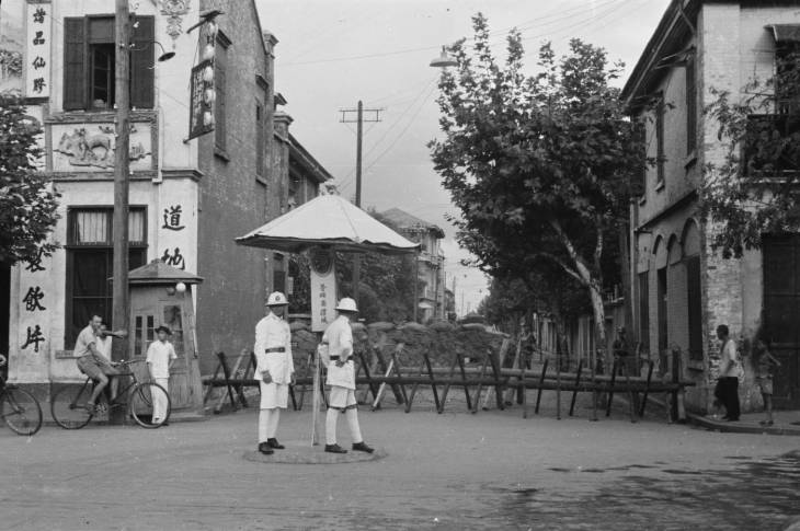 Street barricaded by Japanese troops, Shanghai, China, Aug-Sep 1937, photo 2 of 2