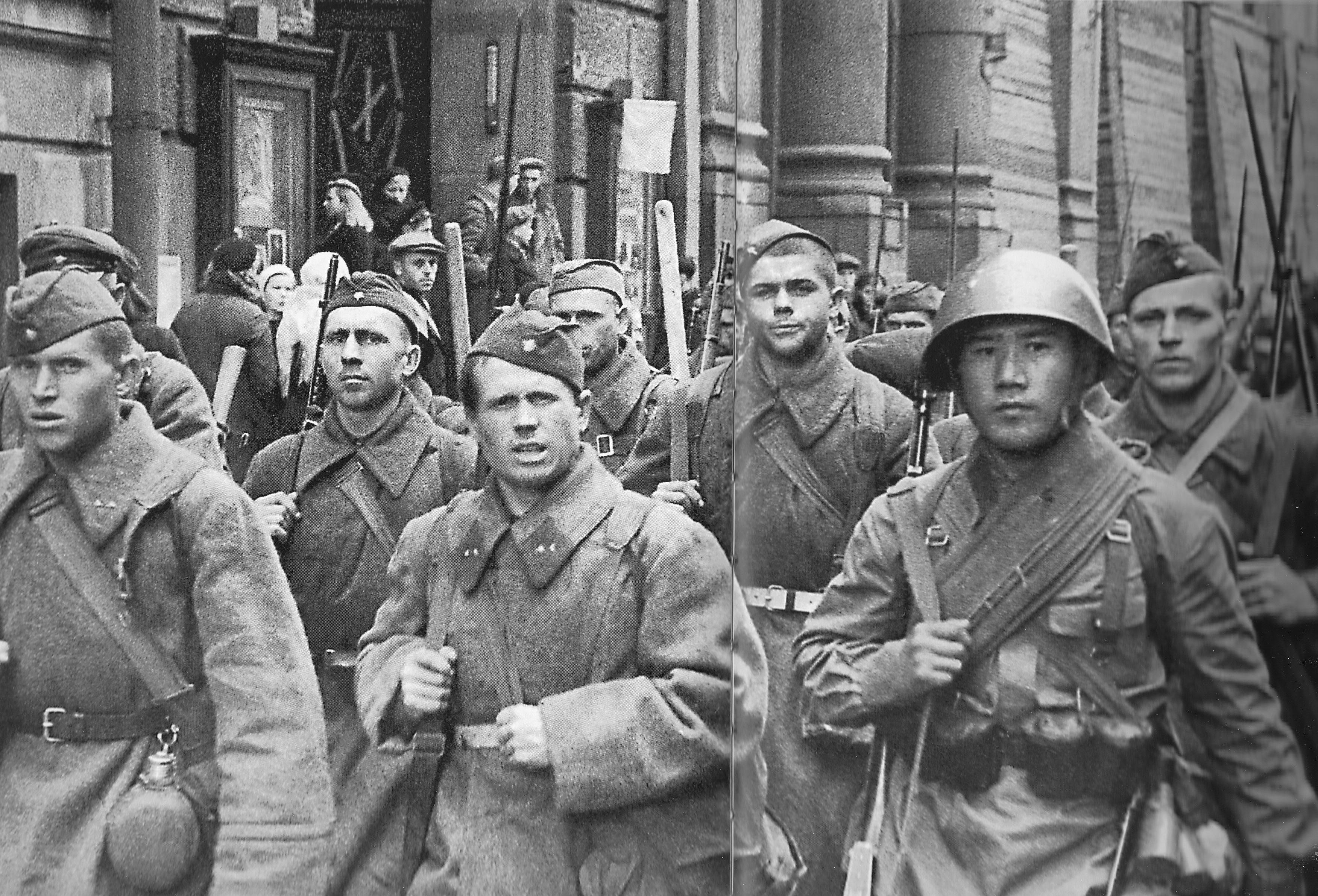 Soviet soldiers in Leningrad, Russia, 28 Sep 1941