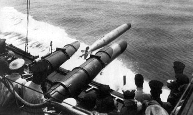 Japanese Fubuki-class destroyer Inazuma launching a Type 93 torpedo in the Second Battle of the Java Sea, 1 Mar 1942.