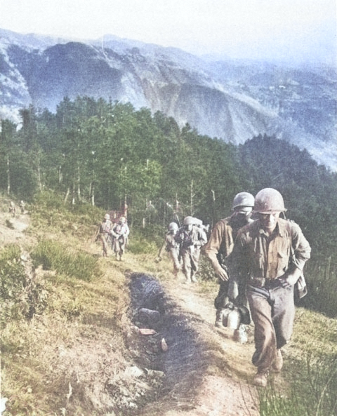 Troops of US 85th Division on Mount Verruca, Italy, 1944 [Colorized by WW2DB]