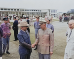 US President Harry Truman and General Dwight Eisenhower, Washington National Airport, Arlington, Virginia, United States, 18 Jun 1945, photo 2 of 2