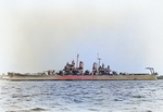 Heavy cruiser Canberra underway, circa late 1943