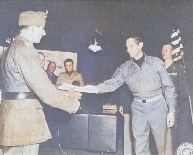 Generalleutnant Fridolin von Senger und Etterlin surrendering to General Mark Clark at US 15th Army Group Headquarters, Italy, 4 May 1945 [Colorized by WW2DB]