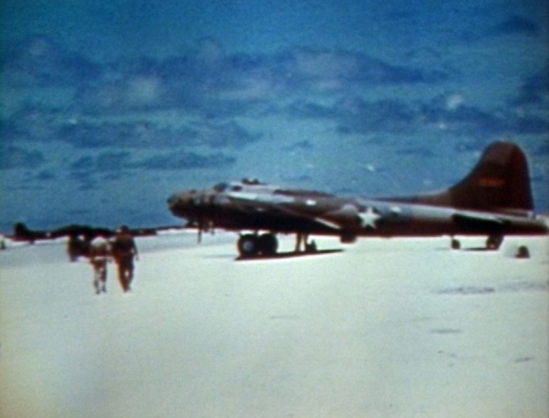 B-17E aircraft being serviced at Eastern Island, Midway Atoll, May-Jun 1942, photo 2 of 2