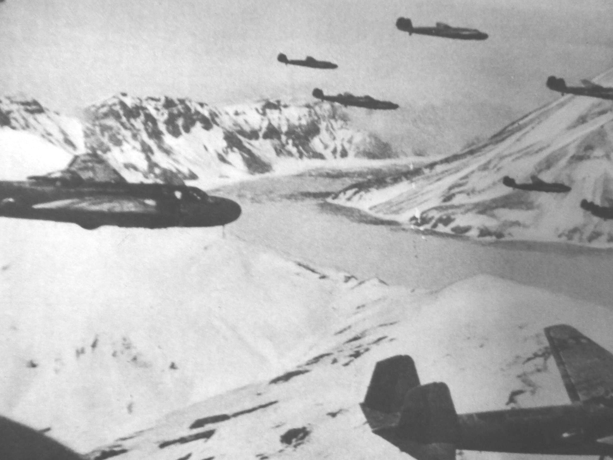 G3M bombers in flight in the Aleutian islands, 1942-1943