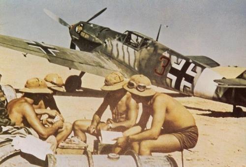 Crew of a Bf 109 fighter in North Africa, circa 1942