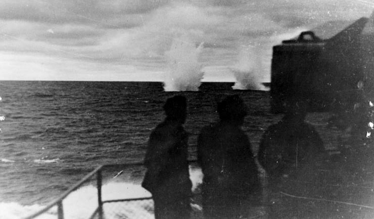 Shells from Hood fell near cruiser Prinz Eugen, 24 May 1941