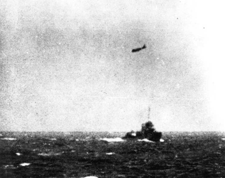 Japanese aircraft flew over an American destroyer, Battle of Coral Sea, 8 May 1942