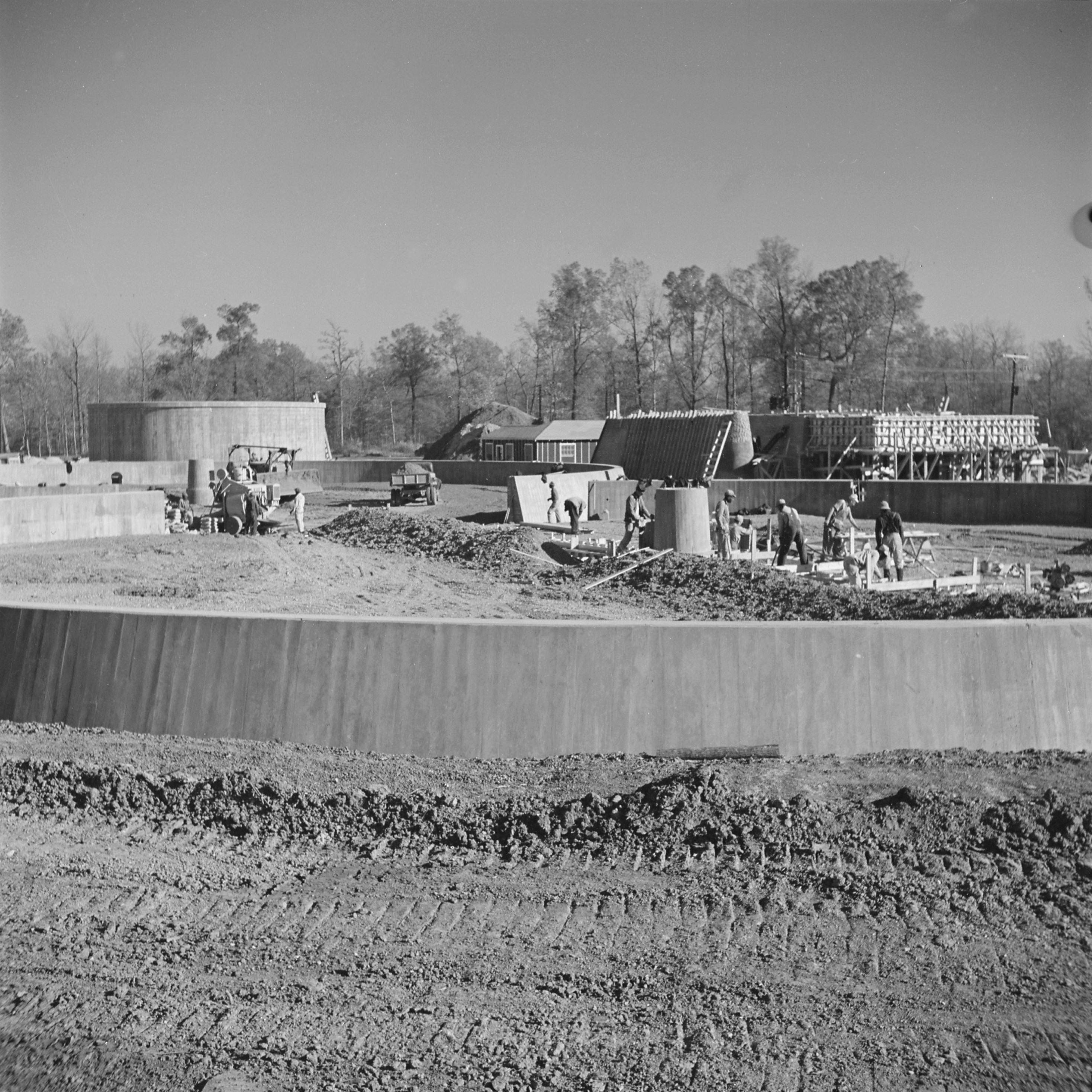 Construction of the sewage disposal plant at Jerome War Relocation Center, Arkansas, United States, 14 Nov 1942, photo 2 of 5