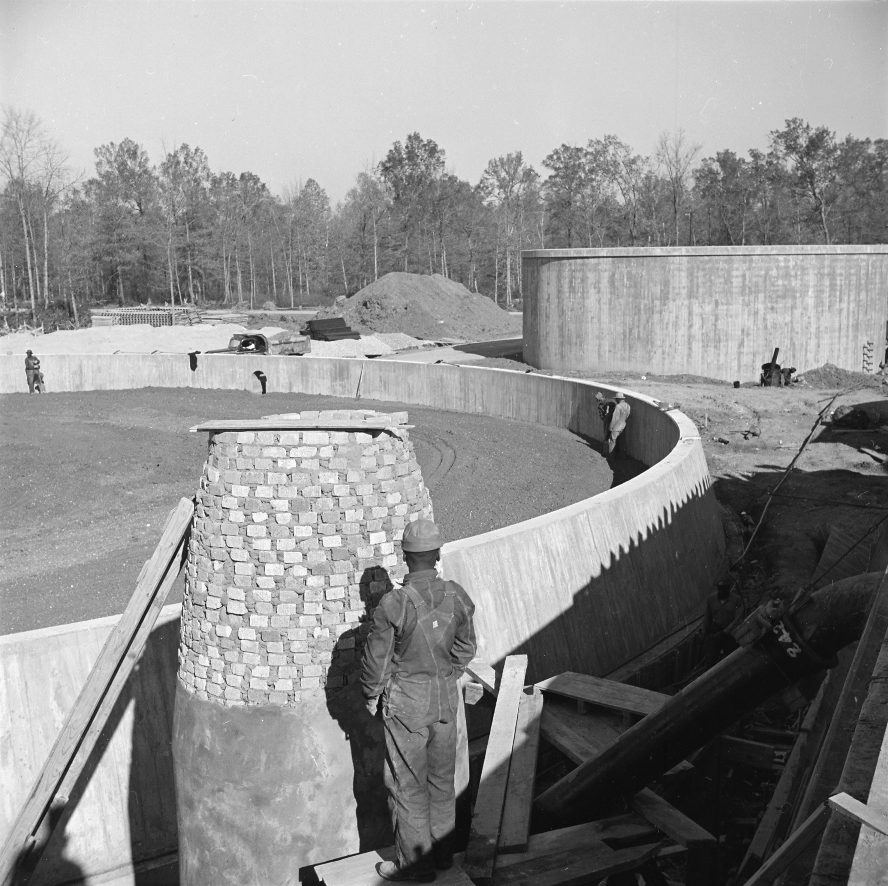 Construction of the sewage disposal plant at Jerome War Relocation Center, Arkansas, United States, 14 Nov 1942, photo 3 of 5