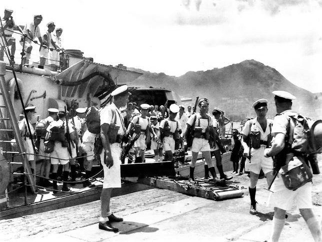 British troops disembarking at Hong Kong, 30 Aug 1945