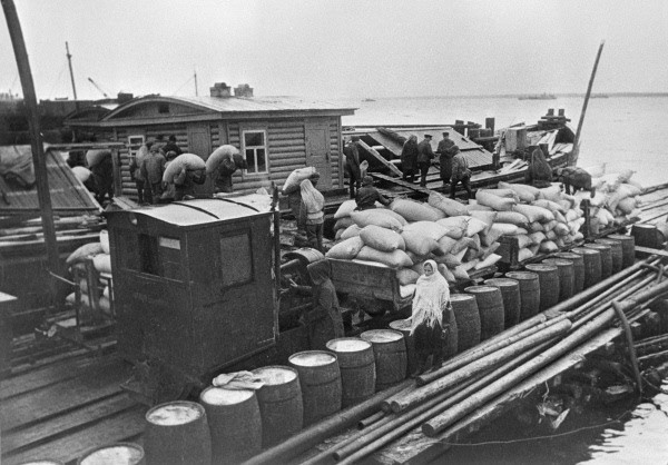 Supplies of food being delivered to Leningrad, Russia over Lake Ladoga, 1 Sep 1942