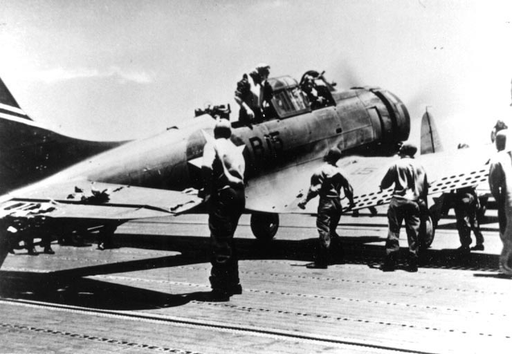 Enterprise VB-6 SBD, with pilot Ensign George Goldsmith and Radioman 1st Class James Patterson, Jr. still onboard, on the flight deck of Yorktown due to fuel exhaustion, 4 Jun 1942, photo 2 of 2