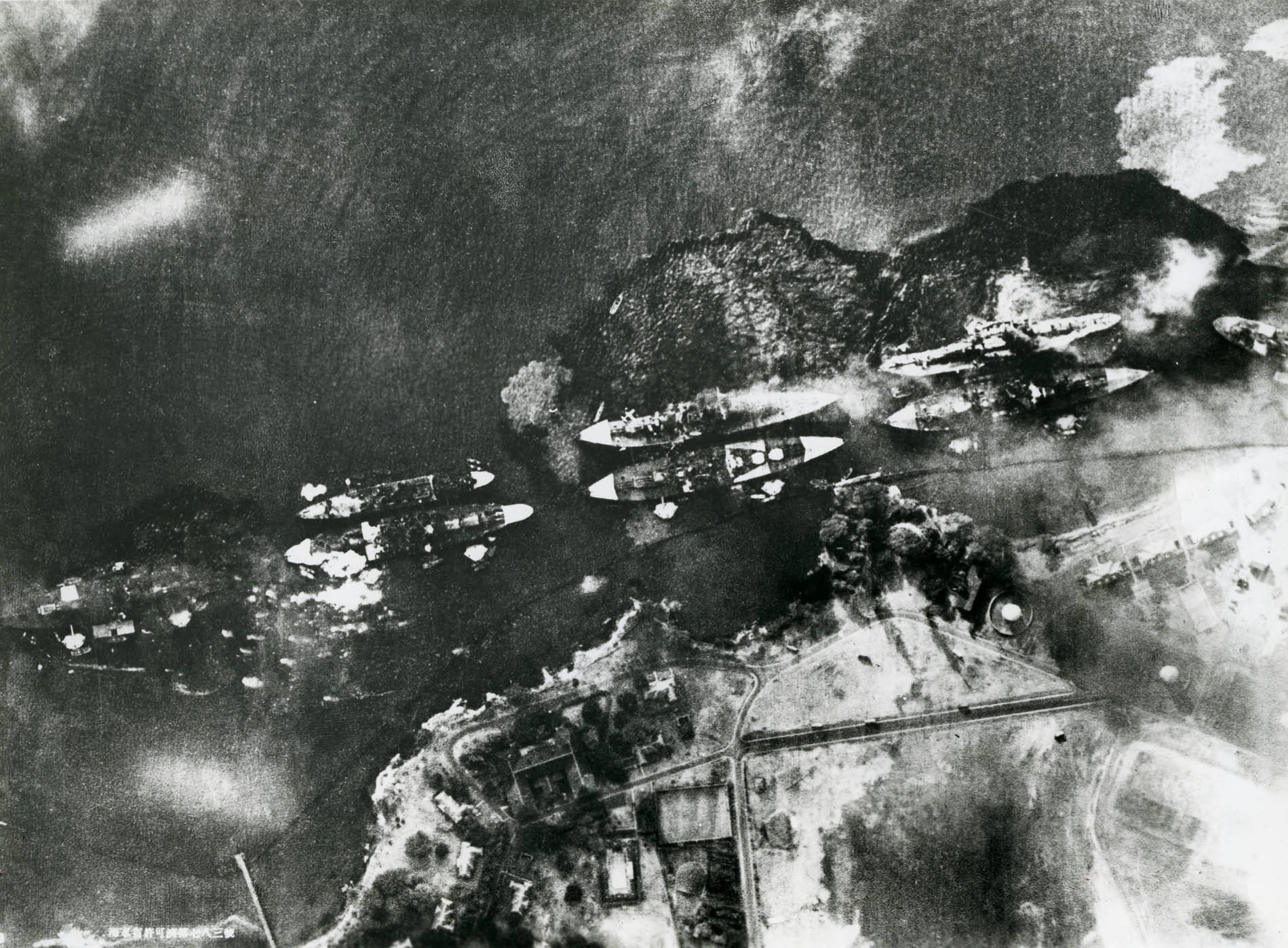 Japanese pilot view of US battleships and Ford Island, Pearl Harbor, Oahu, US Territory of Hawaii, 7 Dec 1941