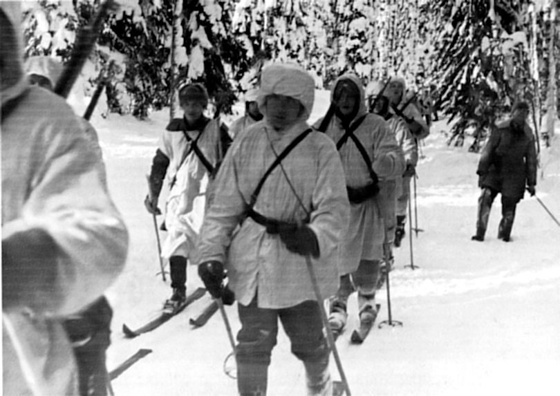 Finnish troops on skis in snowy terrain, 1940