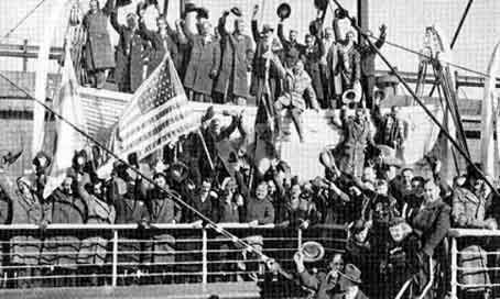 Finnish-American volunteer fighters arriving in Finland aboard passenger ship Gripsholm, 24 Dec 1939