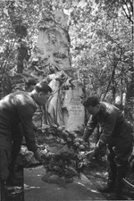 Soviet officers laying a wreath on the grave of Austrian composer Johann Strauss II in Vienna, Austria, date unknown