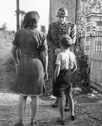 George Patton speaking with French civilians, Aug 1944