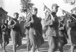 Chinese communist troops with Thompson submachine guns, Shaanxi Province, China, 1944, photo 5 of 5