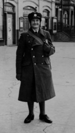 English painter Elva Blacker in WAAF uniform, 1940s